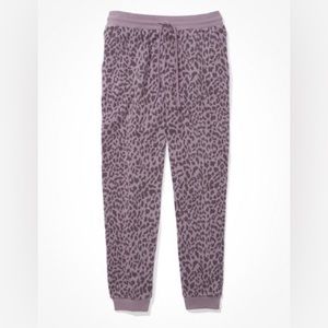 AE / Aerie Boyfriend Joggers in Purple / Gray Leopard Print, XXL